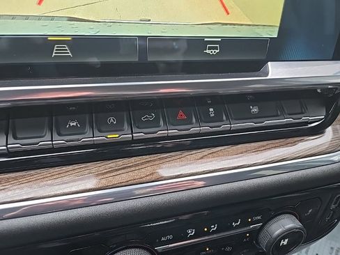 Used 2025 Chevrolet Silverado 1500 LT image 66