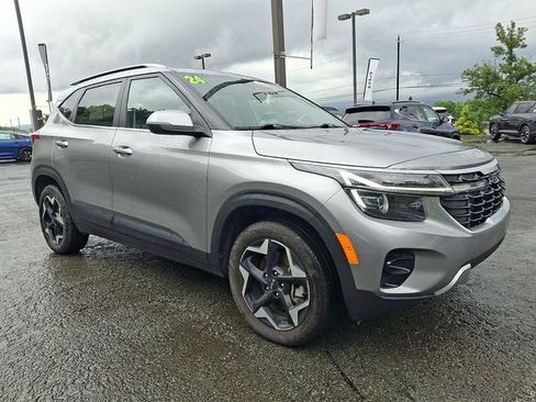 Used 2024 Kia Seltos EX AWD/4WD image 8