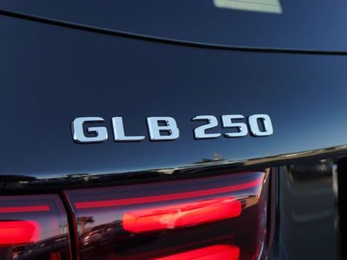 Used 2026 Mercedes-Benz GLB 250 image 14