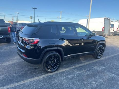 New 2026 Jeep Compass Latitude image 5