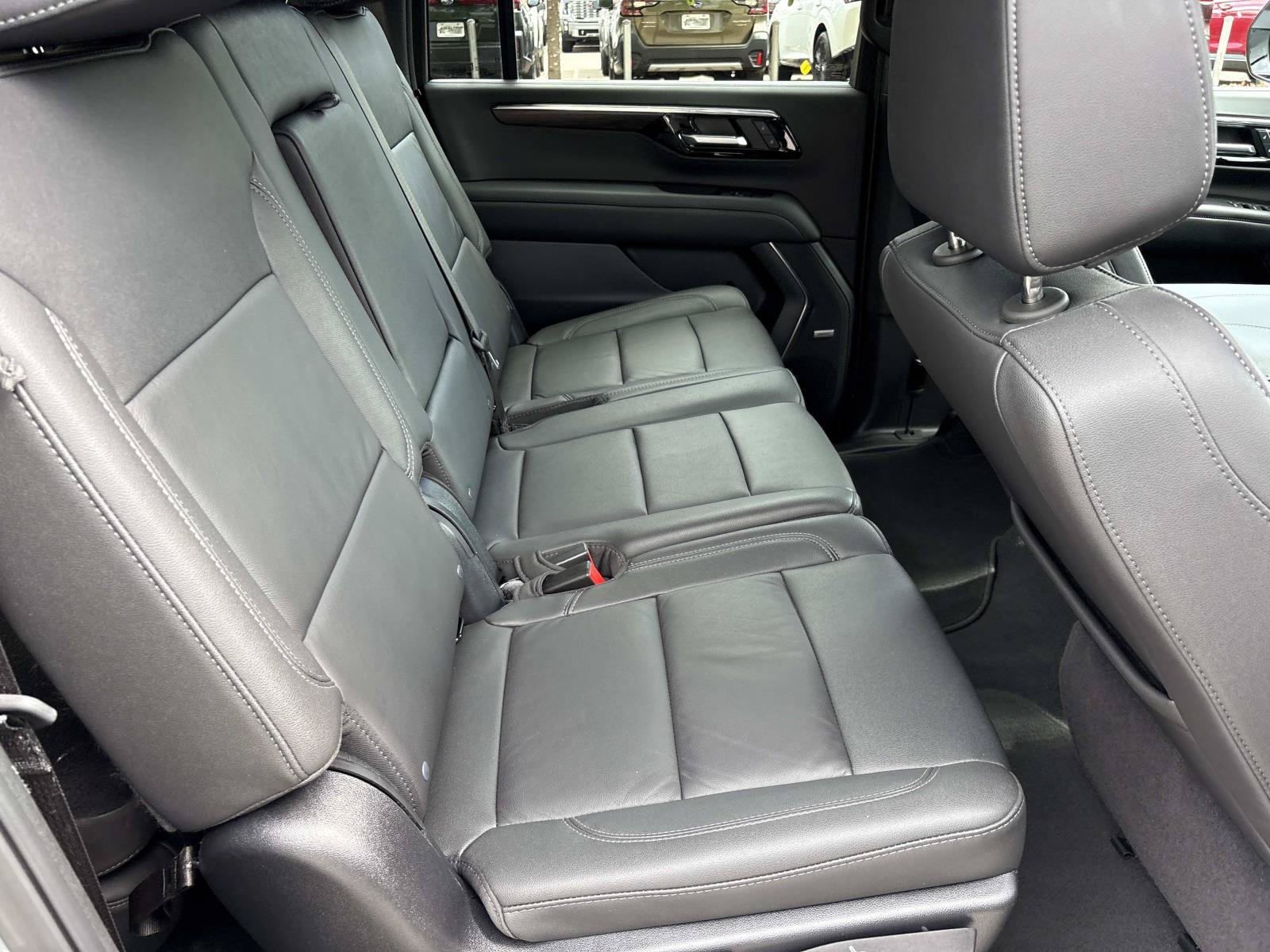 Used 2025 Chevrolet Suburban Z71 w/ Comfort Package AWD/4WD image 34