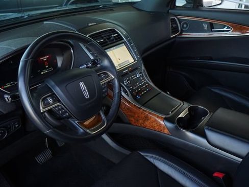 Used 2020 Lincoln Nautilus Reserve w/ Equipment Group 201A FWD image 2