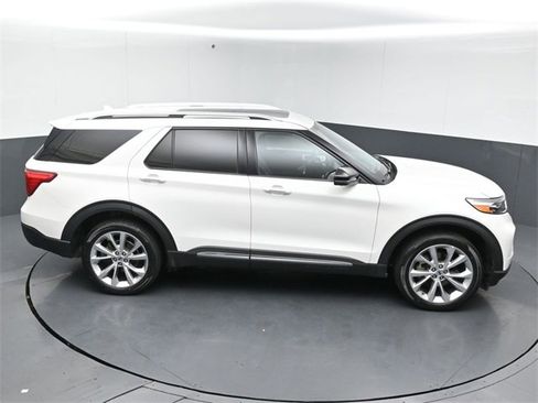 Certified 2022 Ford Explorer Platinum w/ Equipment Group 601A image 52