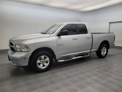 Used 2015 RAM 1500 Classic SLT AWD/4WD image 2