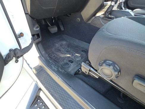 Used 2023 Jeep Wrangler Sport image 19