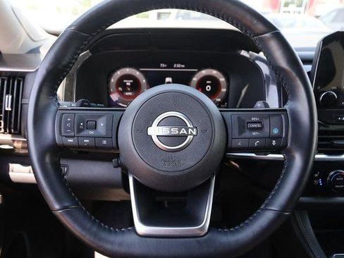 Used 2023 Nissan Pathfinder Platinum w/ Lighting Package (N92) AWD/4WD image 13