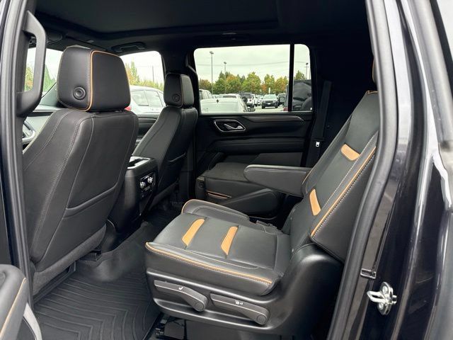Used 2024 GMC Yukon XL AT4 w/ AT4 Premium Package AWD/4WD image 12