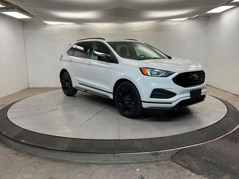 Used 2022 Ford Edge SE w/ Black Appearance Package image 7