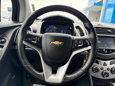 Used 2015 Chevrolet Trax LT w/ LT Sun and Sound Package image 17