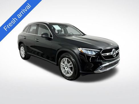 Used 2025 Mercedes-Benz GLC 300 4MATIC image 1