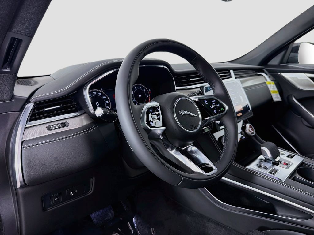 New 2026 Jaguar F-PACE R-Dynamic S AWD/4WD image 9
