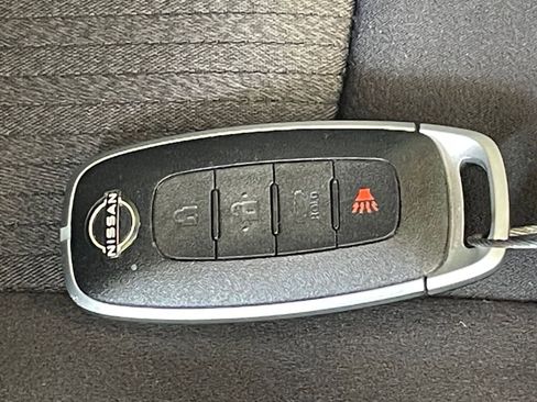 Used 2025 Nissan Altima 2.5 SV FWD image 21