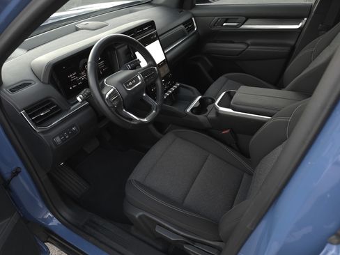 Used 2025 GMC Terrain Elevation image 9