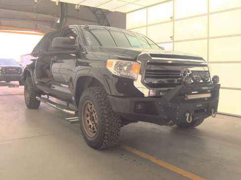 Used 2017 Toyota Tundra SR5 image 6