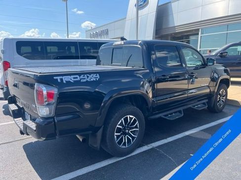 Used 2020 Toyota Tacoma TRD Sport w/ TRD Premium Sport Package AWD/4WD image 5