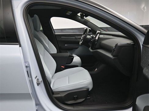 New 2025 Volvo EX30 Ultra w/ Climate Package image 24