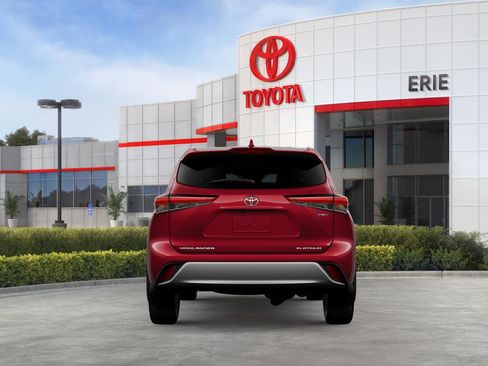 New 2026 Toyota Highlander Platinum image 10