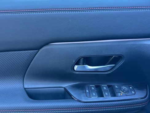 New 2026 Nissan Kicks SR w/ Cold Weather Package image 9