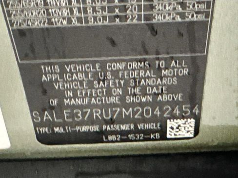 Used 2021 Land Rover Defender 110 X-Dynamic HSE AWD/4WD image 31