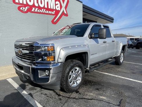 Used 2015 Chevrolet Silverado 2500 LT w/ LT Convenience Package image 2