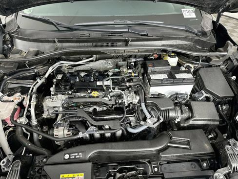 Certified 2023 Toyota Corolla Cross LE w/ Moonroof Package AWD/4WD image 30