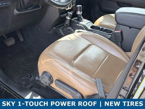 Used 2023 Jeep Wrangler Unlimited Sahara w/ Cold Weather Group AWD/4WD image 17