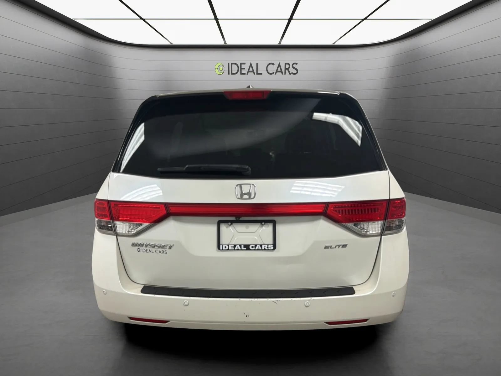 Used 2015 Honda Odyssey Touring Elite image 6