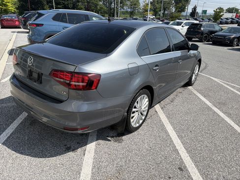 Used 2016 Volkswagen Jetta SEL FWD image 6