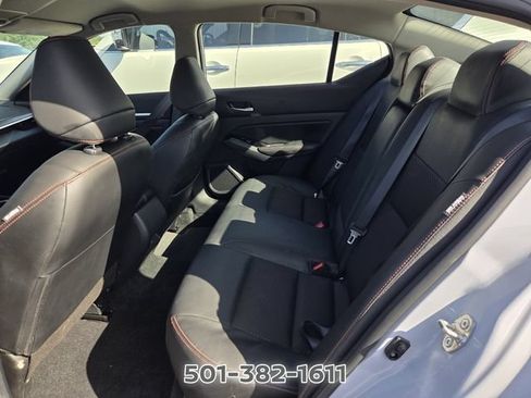 Used 2025 Nissan Altima 2.5 SR FWD image 10