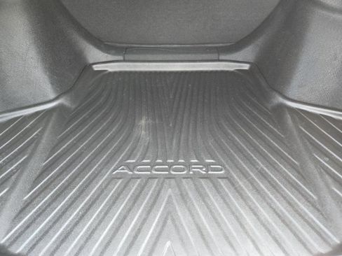 Used 2023 Honda Accord LX image 31