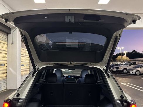 Certified 2025 Volkswagen Tiguan SE R-Line image 12