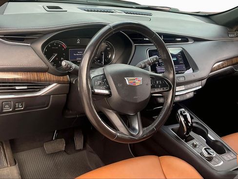Used 2020 Cadillac XT4 Premium Luxury FWD image 17