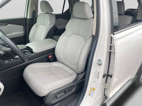Used 2025 Honda Pilot Touring image 15