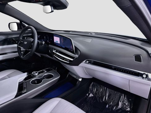 Used 2025 Cadillac Lyriq Sport RWD image 31