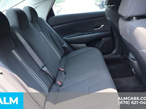 Used 2024 Hyundai Elantra SEL FWD image 21