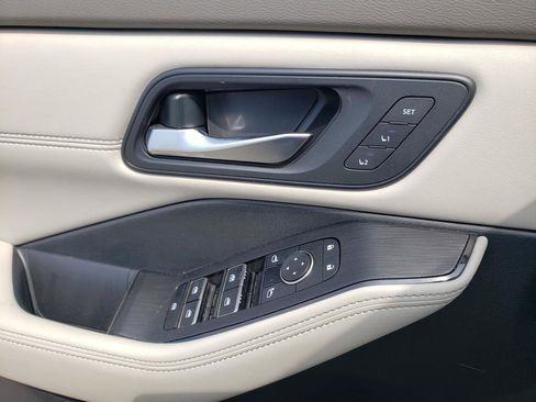 Certified 2024 Nissan Rogue SL w/ SL Premium Package image 32