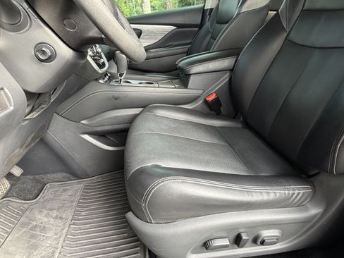 Used 2017 Nissan Murano Platinum w/ Platinum Technology Package FWD image 17