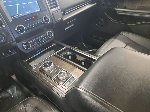 Used 2019 Ford Expedition Limited w/ Equipment Group 302A AWD/4WD image 25