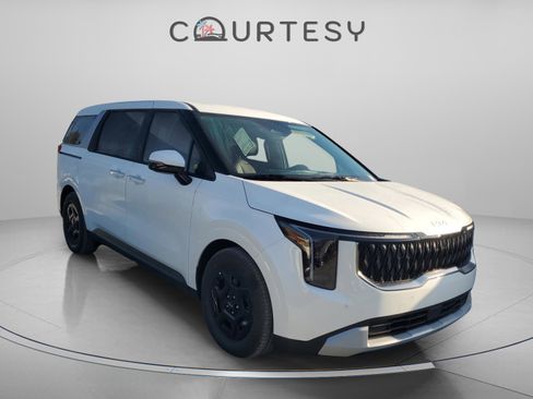 New 2026 Kia Carnival FWD image 5