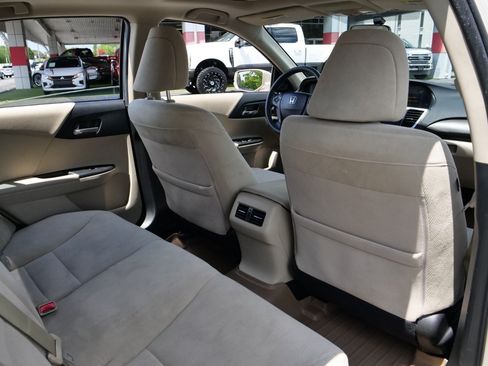 Used 2015 Honda Accord EX image 26