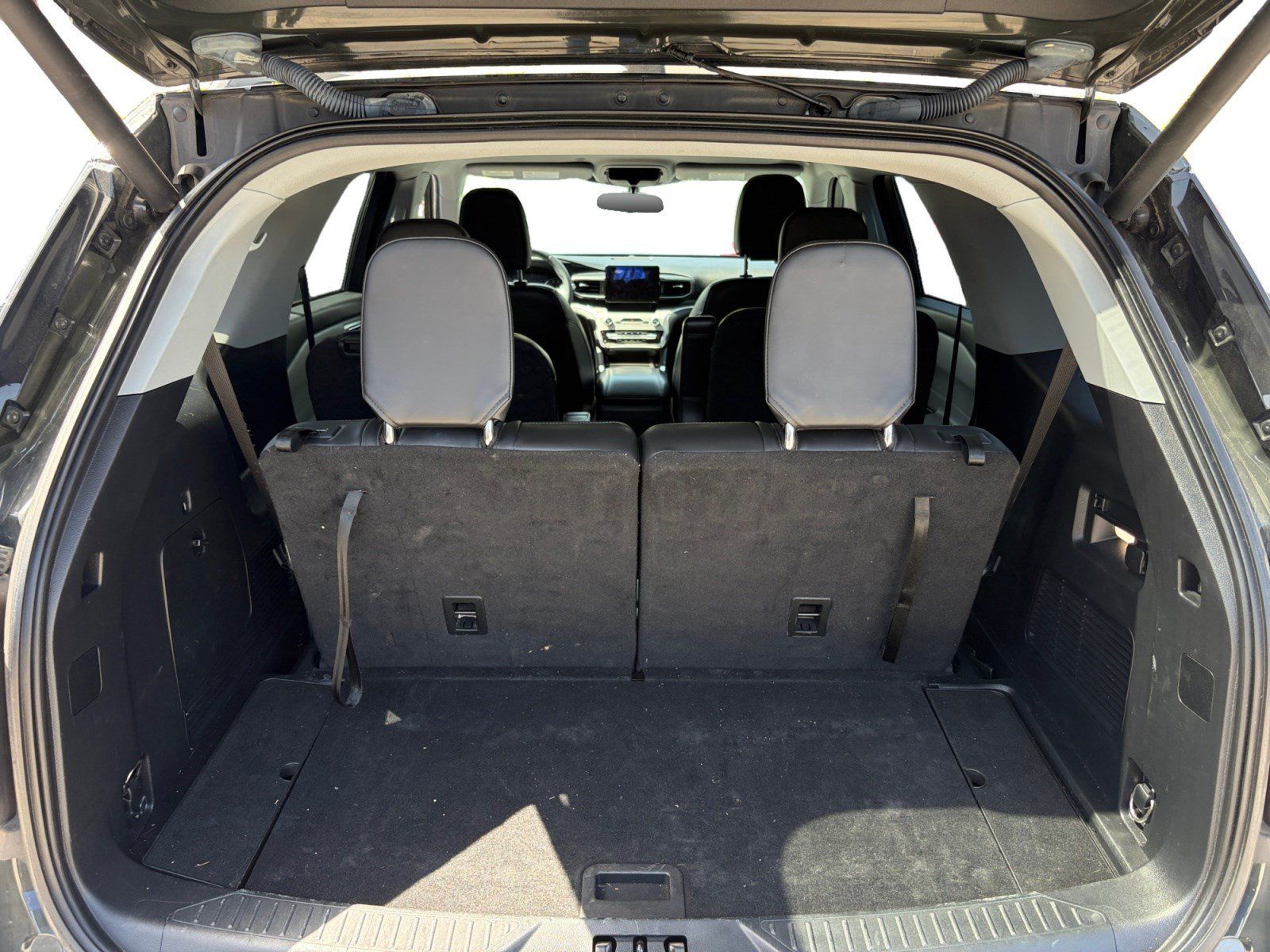 Used 2022 Ford Explorer XLT w/ Equipment Group 202A RWD image 23