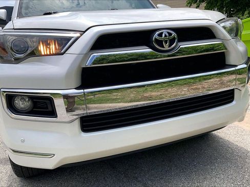 Used 2019 Toyota 4Runner Limited AWD/4WD image 29