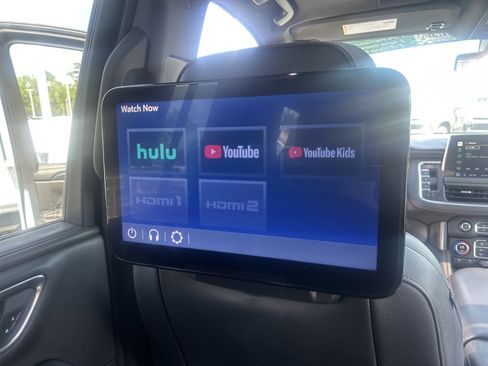 Used 2022 Chevrolet Suburban RST w/ Luxury Package image 29