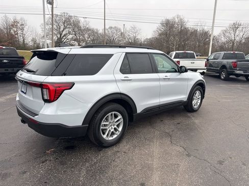 New 2026 Ford Explorer Active image 3