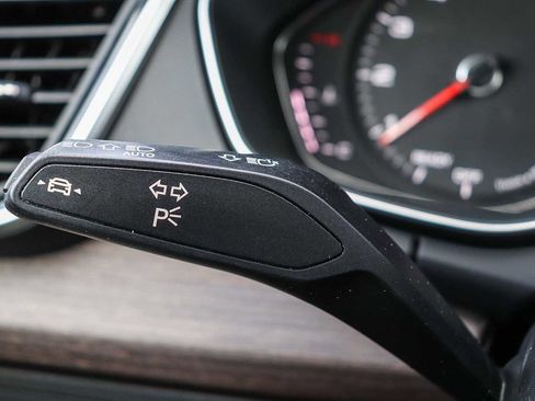 Used 2023 Audi Q5 2.0T Premium w/ Convenience Package AWD/4WD image 31