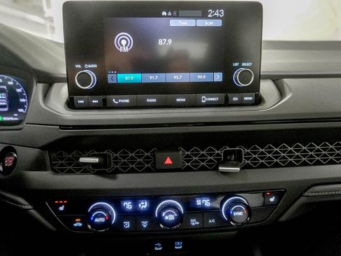 Used 2025 Honda Accord SE image 22
