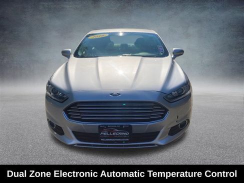 Used 2016 Ford Fusion SE image 10