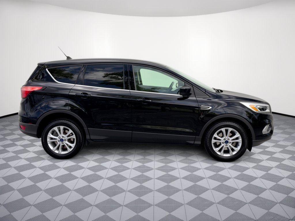 Used 2019 Ford Escape SE FWD image 8