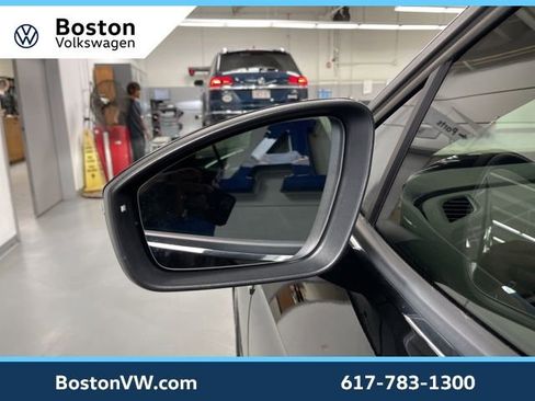 Certified 2022 Volkswagen ID.4 Pro image 8