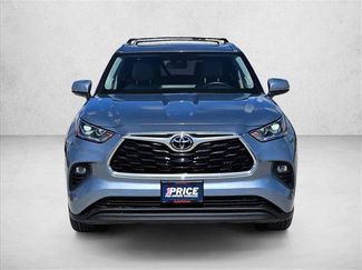 Used 2023 Toyota Highlander Limited FWD video 2